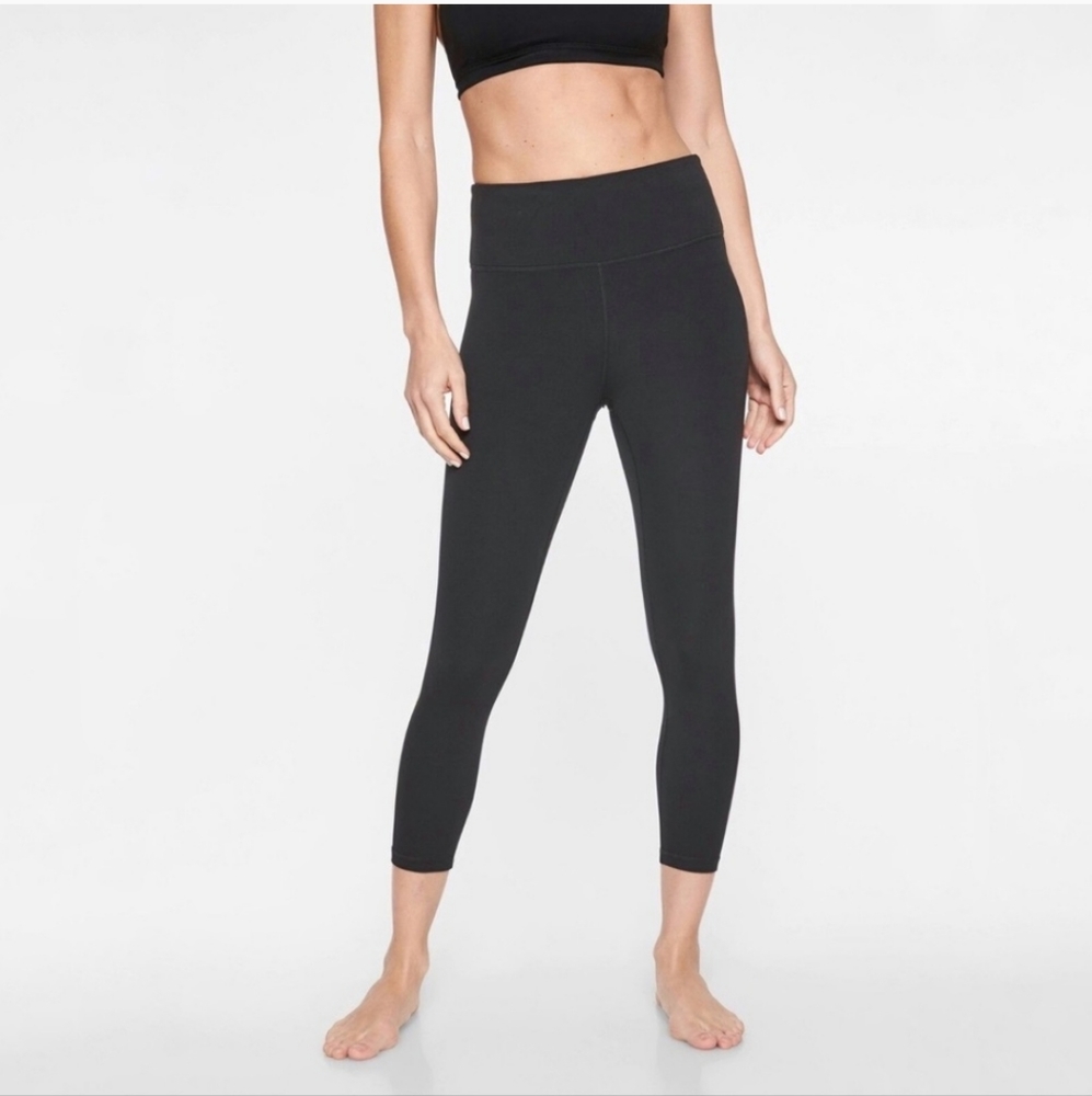 Athleta Black Elation Capri Leggings Powervita Fabric Small